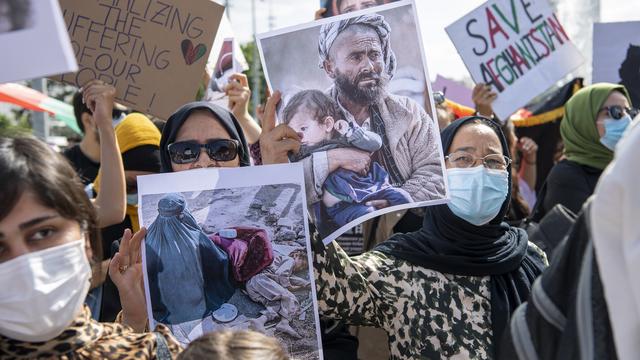 Une manifestation à Genève pour l'Afghanistan. [Keystone - Martial Trezzini]