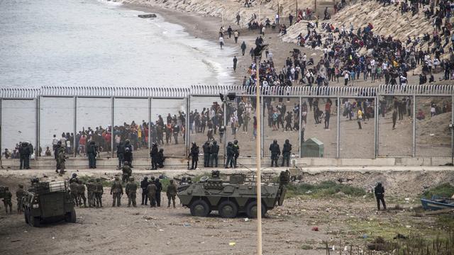 L'Espagne a renvoyé au Maroc 2700 migrants entrés à Ceuta. [Keystone/AP - Javier Fergo]