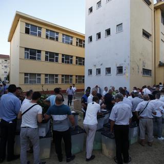 Les électeurs albanais renouvellent leur parlement. [AP Photo - Visar Kryeziu]