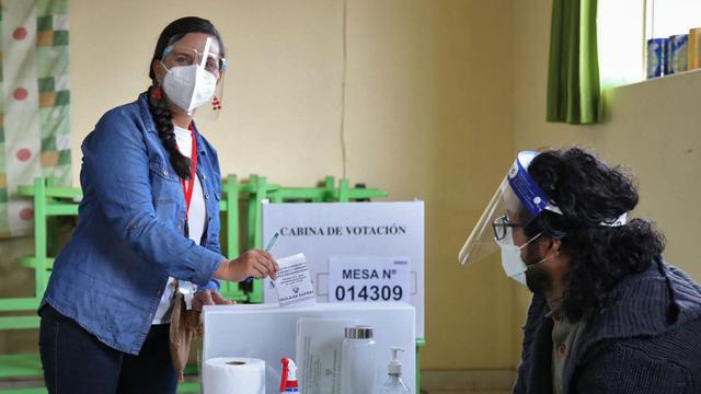 L'anthropologue Veronika Mendoza fait partie des favoris à la présidentielle péruvienne qui se tient dimanche. [AFP - Andina News Agency]