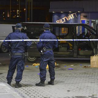 La police suédoise sécurisant une scène de fusillade en février 2016. [EPA/Keystone - Johan Nilson]
