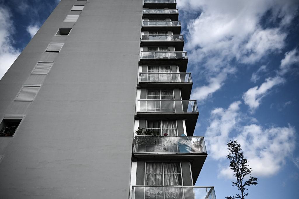 Une photographie prise le 16 mars 2021, à Bordeaux, montre une vue de l'ensemble de logements sociaux "Grand Parc" construit dans les années 1960 et réhabilités entre 2014 et 2017 par les agences d'architectes Lacaton et Vassal. [AFP - Philippe Lopez]