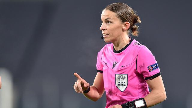 L'arbitre française Stéphanie Frappart. [Keystone/EPA - Alessandro Di Marco]