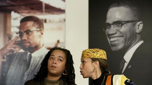 Deux des filles de Malcolm X demandent la réouverture de l'enquête sur son meurtre. [Mike Segar]