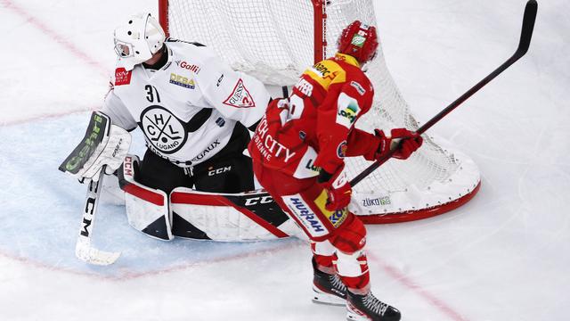 Elvis Schlaepfer a conclu une superbe contre attaque pour marquer le 2-0 pour Bienne. [Peter Klaunzer]