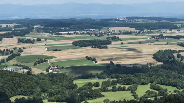 Vue depuis Roche d'Or, canton du Jura, en Suisse, vers le nord, photographiée le 12 août 2013. [KEYSTONE - Christian Beutler]