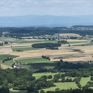 Vue depuis Roche d'Or, canton du Jura, en Suisse, vers le nord, photographiée le 12 août 2013. [KEYSTONE - Christian Beutler]
