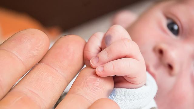 Les bébés nés par PMA sont en insuffisance pondérale ? [depositphotos - teo1973]