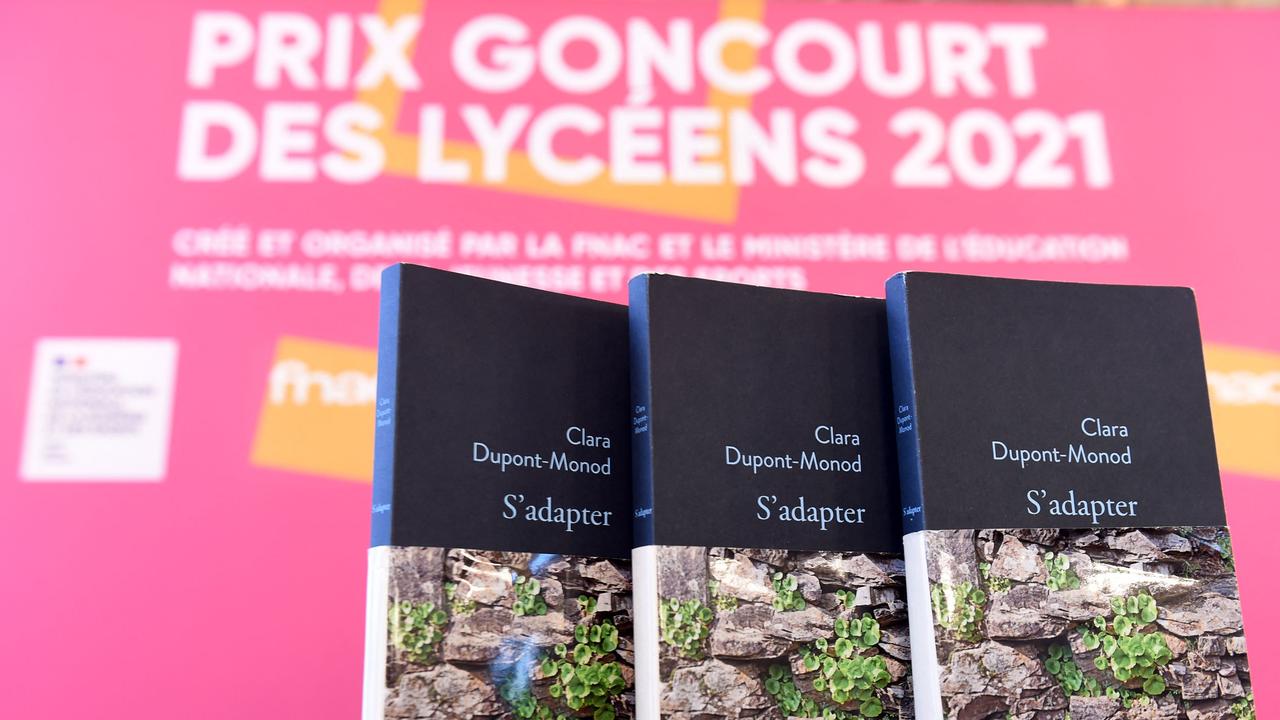 "S'adapter" de Clara Dupont-Monod a reçu le Prix Goncourt des Lycéens 2021. [AFP - Jean-François Monier]