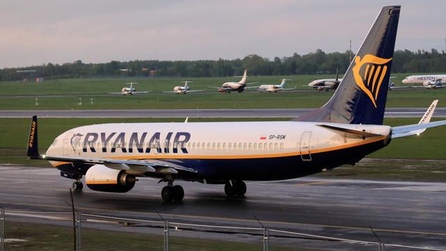 L'appareil de Ryanair à son arrivée à Vilnius, après l'escale forcée à Minsk. [EPA/Keystone]