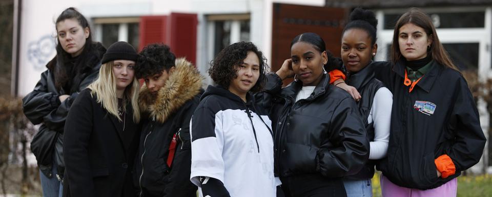 Anaïs Uldry, Amandine Golay, Amélie Tonsi, Kassia Da Costa, Sara Tulu, Joyce Esther Ndayisenga, Charlie Areddy dans "La Mif" de Fred Baillif.
Stéphane Gros
Lumière Noire [Lumière Noire - Stéphane Gros]