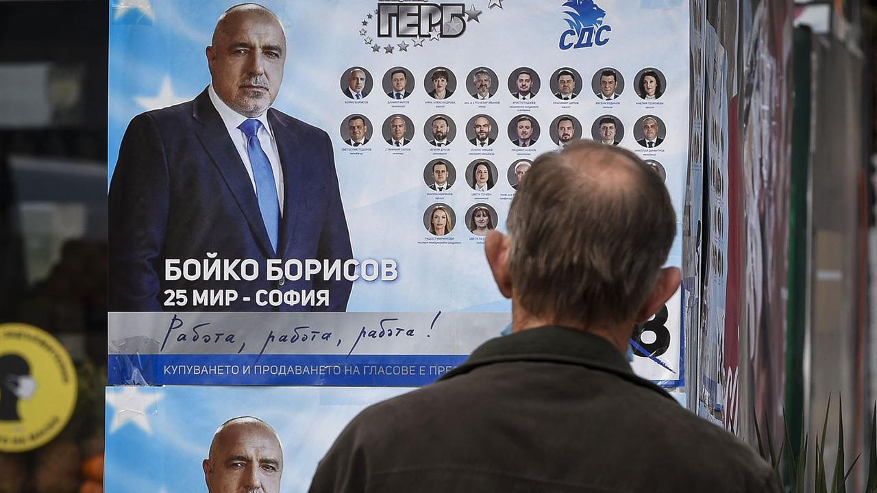 Le Premier ministre bulgare Boïko Borissov sur des affiches de campagne de son parti. [AFP - Nikolay Doychinov]
