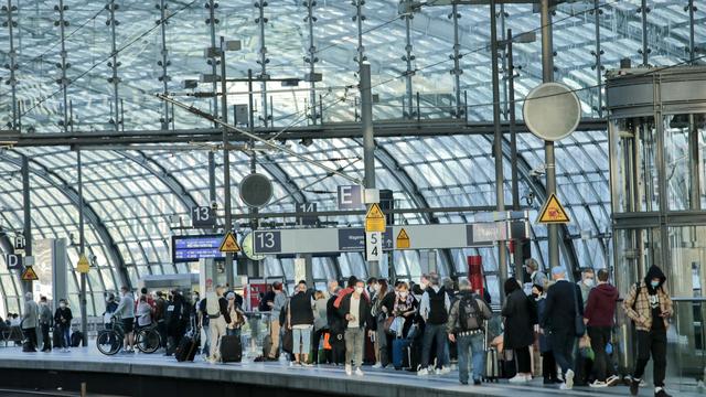 Le trafic ferroviaire sera fortement perturbé pendant trois jours en Allemagne (photo: la gare de Berlin le 10 août 2021). [Keystone/DPA - Carsten Koall]