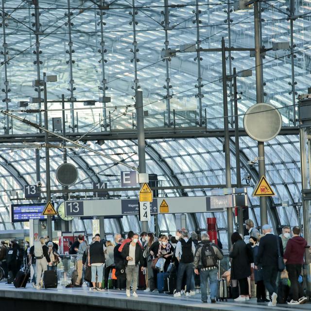 Le trafic ferroviaire sera fortement perturbé pendant trois jours en Allemagne (photo: la gare de Berlin le 10 août 2021). [Keystone/DPA - Carsten Koall]