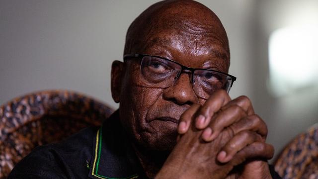 L'ex-président sud-africain Jacob Zuma a fini par se constituer prisonnier mercredi soir, une demi-heure avant l'échéance de l'ultimatum fixé à minuit. [Yeshiel Panchia]