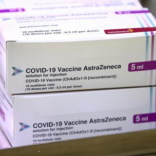 Les doses du vaccin contre le Covid-19 du fabricant Astrazeneca. [AP/Keystone - Gareth Fuller]