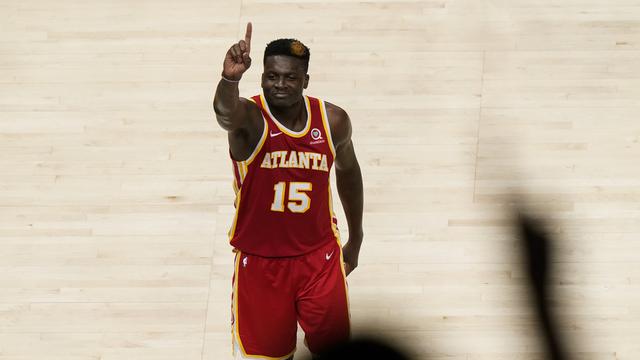 Clint Capela s'est une nouvelle fois illustré sur les parquets. [AP Photo/Brynn Anderson]