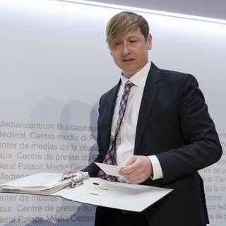 Le surveillant des prix en Suisse, Stefan Meierhans, lors de la conférence de presse du 2 mars 2020 à Berne. [Keystone - Peter Klaunzer]