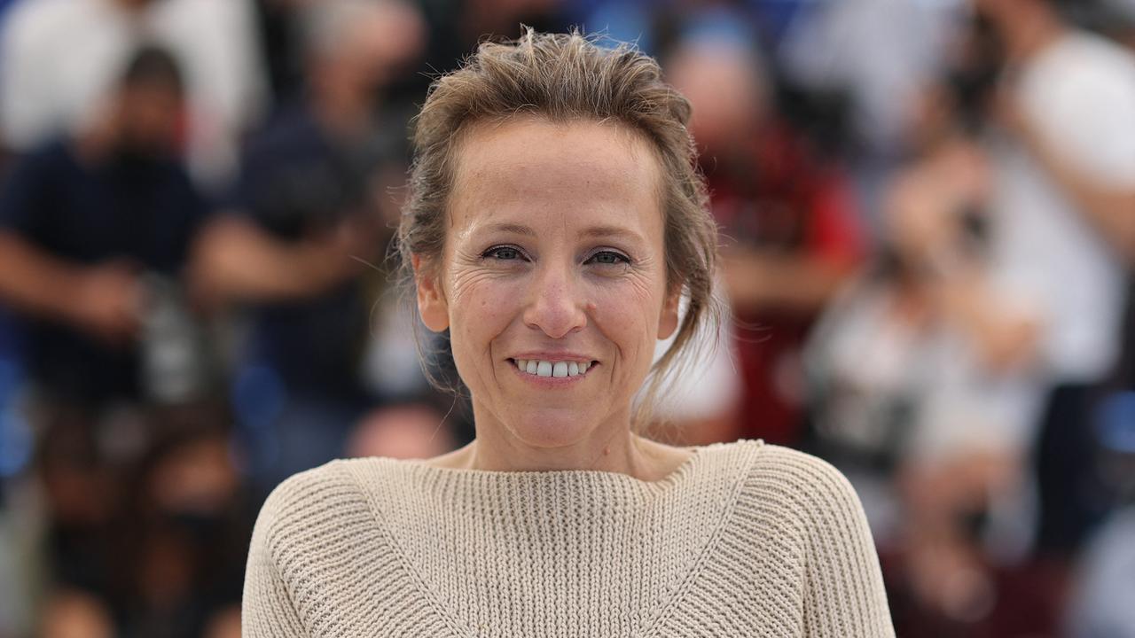 La réalisatrice Flore Vasseur présentant son film "Bigger Than US" à Cannes en juillet 2021. [AFP - Valery Hache]