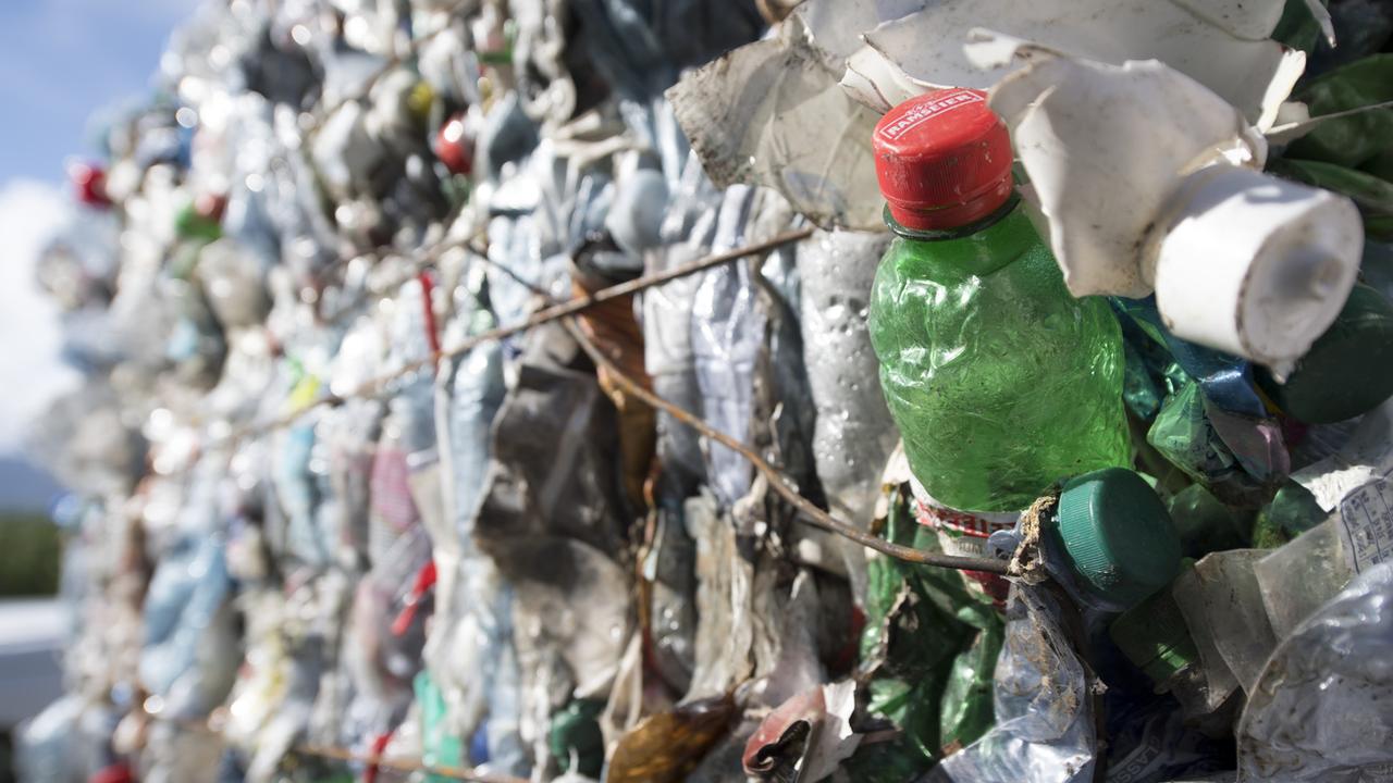 Le canton de Genève adapte sa politique de gestion des déchets. [KEYSTONE - Laurent Gillieron]