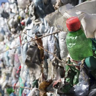 Le canton de Genève adapte sa politique de gestion des déchets. [KEYSTONE - Laurent Gillieron]