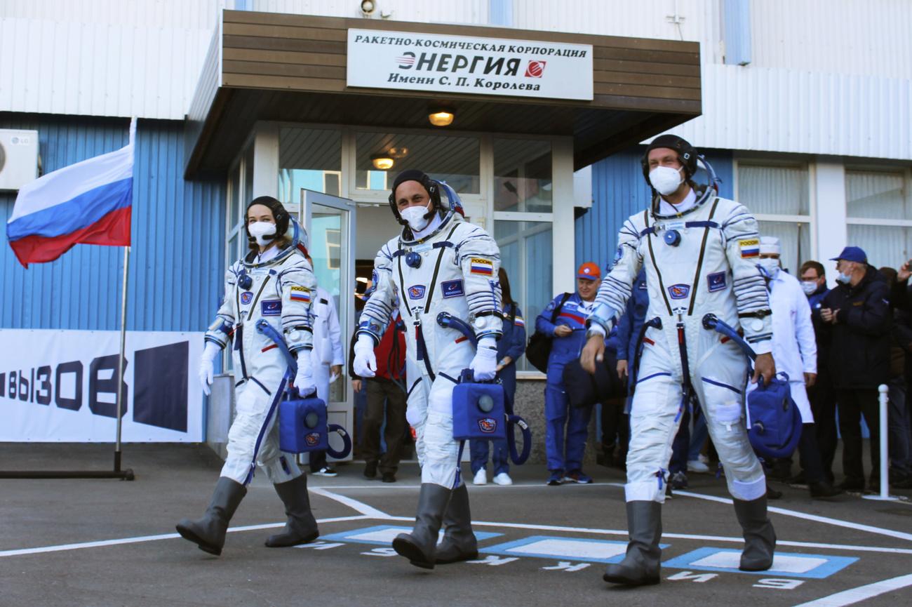 Ioulia Peressild, Klim Chipenko et Anton Chkaplerov ont quitté la Terre mardi matin. [Keystone - Roscosmos Space Agency]