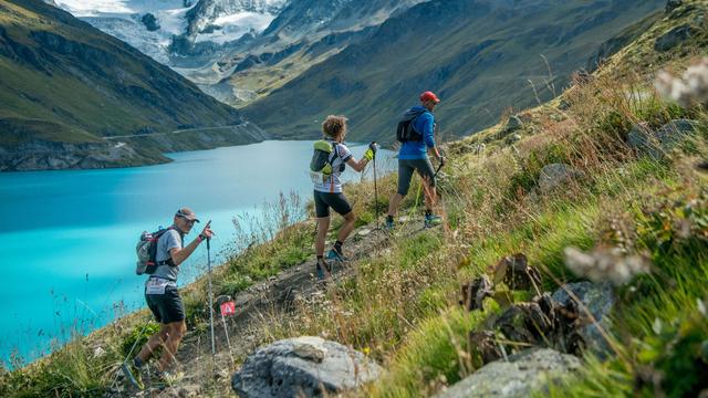 Des participants de la course de trail "Swisspeaks", à côté de Grimentz, en 2018. [Keystone - Maxime Schmid]