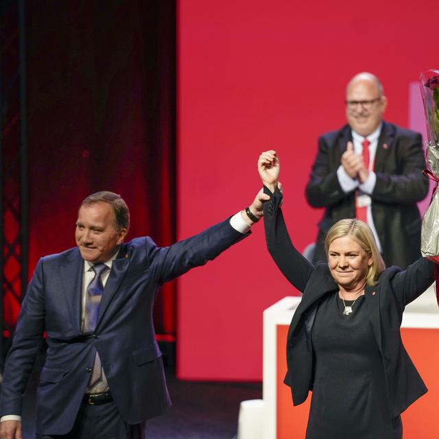 Magdalen Andersson devrait succéder à Stefan Löfven (à gauche). [Keystone - Larsson Rosvall]