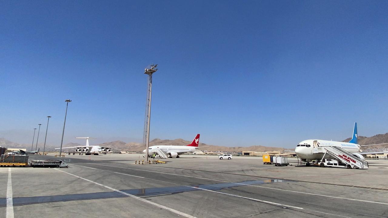 L'aéroport commercial de Kaboul va reprendre du service lundi. [Keystone]