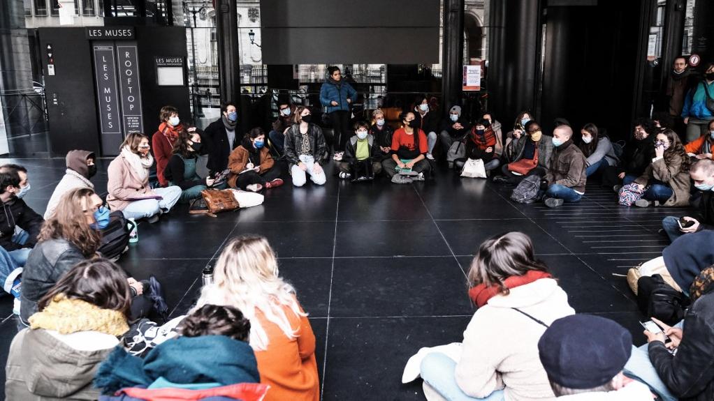 Le mouvement d'occupation des théâtres français par les professionnels du spectacle est né il y a 10 jours au théâtre de l'Odéon à Paris. [AFP - Antoine Merlet]