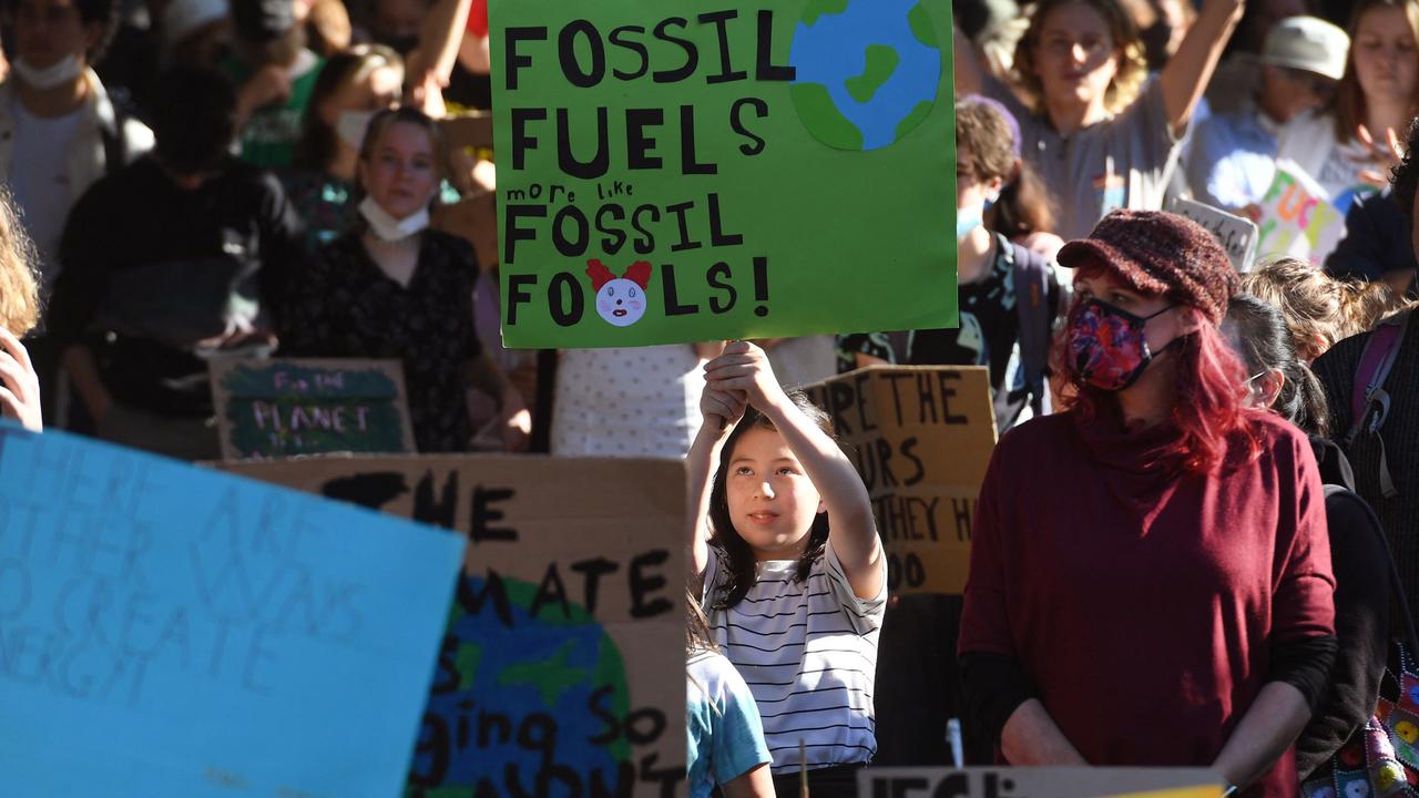 L'Australie, pays dont le sous-sol est riche en charbon, a annoncé mardi viser zéro émission nette pour 2050. Le pays a toutefois évité des objectifs à court terme à quelques jours de la conférence de l'ONU sur le climat. [AFP - WILLIAM WEST]