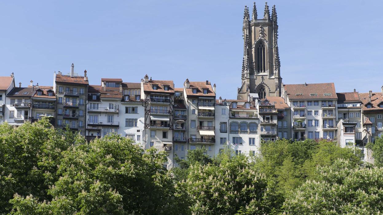 La cathédrale Saint-Nicolas et la vieille ville de Fribourg. [Keystone - Thomas Delley]