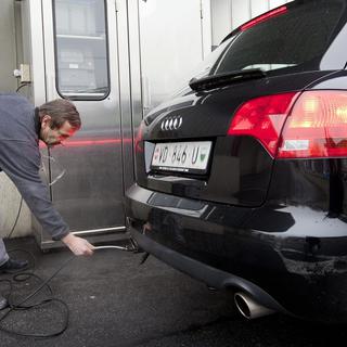 Le canton de Vaud veut limiter la pollution des véhicules par des encouragements. [Keystone - Salvatore Di Nolfi]