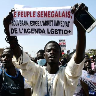 Une manifestation contre les droits de la communauté LGBT+ au Sénégal en mai 2021. [AFP - Seyllou]