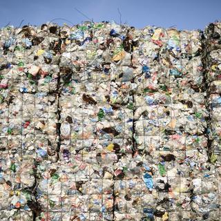 Aujourd'hui, il est encore difficile de savoir où terminent les déchets en plastique. [EPA/Keystone - Clemens Bilan]