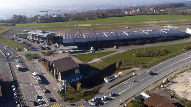 L'aéroport de la Blécherette à nouveau sous le feu des critiques [Keystone - Laurent Gillieron]