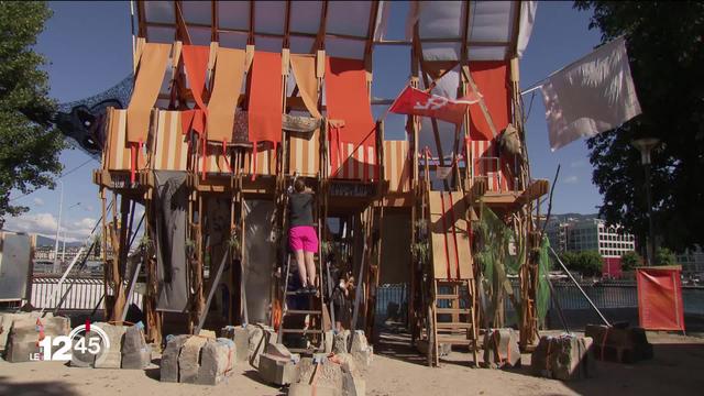 Parenthèse artistique au coeur de Genève, sur l'île Rousseau, transformée en espace de création.