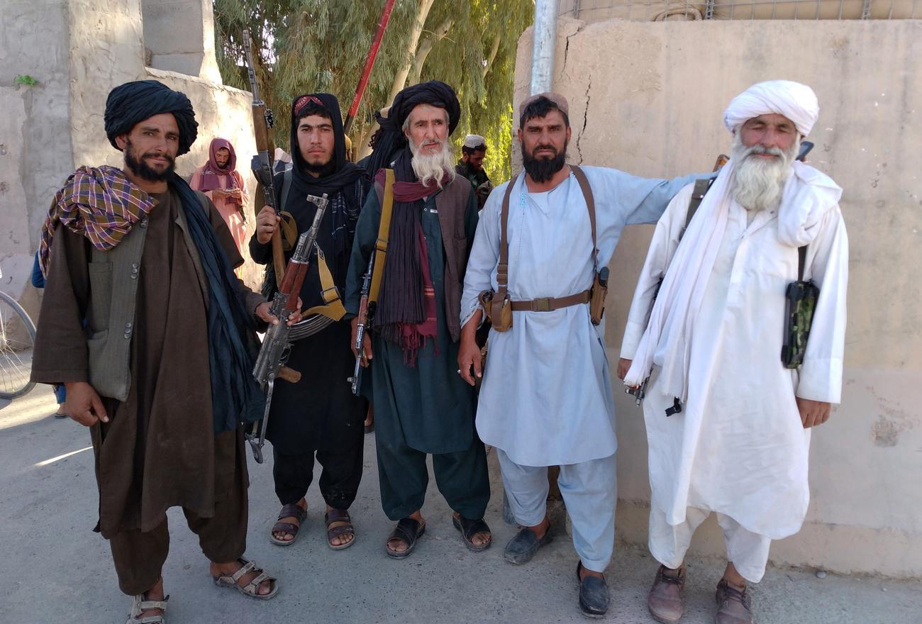 Des talibans sont aperçus dans la ville de Farah, le 10 août 2021. [KESTONE - Mohammad Asif Khan / AP Photo]