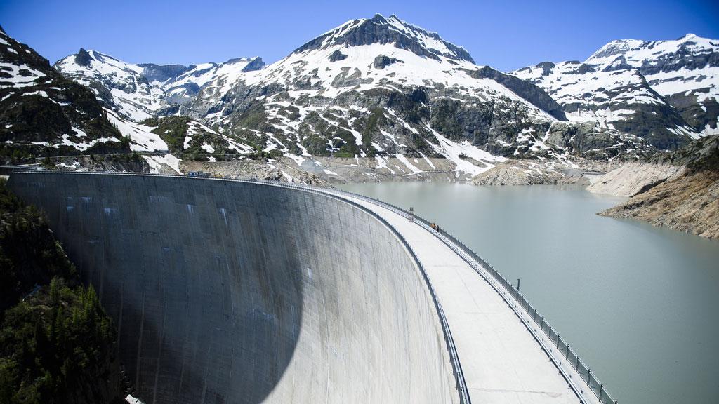 La majeure partie de l'électricité issue des énergies renouvelables en Suisse en 2020 provient de la grande hydraulique avec une part de 66%. [Keystone - Manuel Lopez]