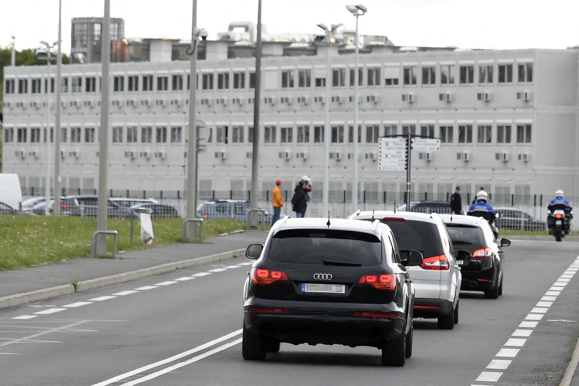 Le convoi sous escorte qui a transféré Salah Abdeslam de Belgique jusqu'à la prison de Fleury-Mérogis. [AFP - Dominique Faget]