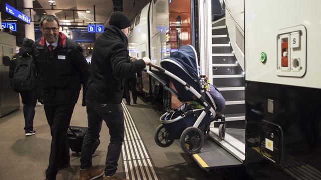 Les initiants veulent un vrai congé pour les parents d'un nouveau-né. [Keystone - Ennio Leanza]