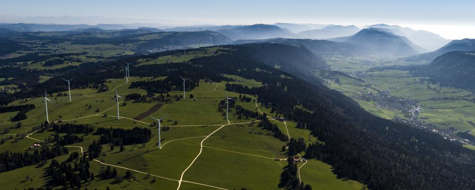 Après le vote de Moutier, le Jura bernois est à la recherche d'un second souffle. Ici une photo de la commune de Saint-Imier. [Keystone - Valentin Flauraud]