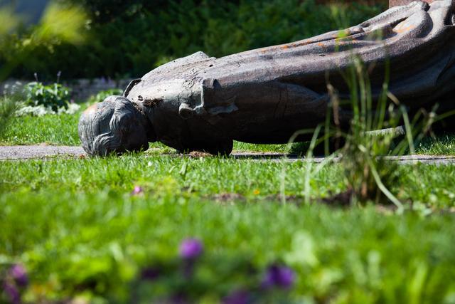 Une statue de la reine Elizabeth II a aussi été renversée à Winnipeg. [ANADOLU AGENCY VIA AFP - DANIEL CRUMP]