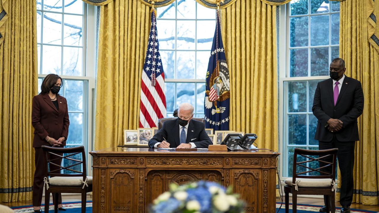 Joe Biden dans le Bureau ovale à la Maison Blanche. [Keystone - EPA/Doug Mills]