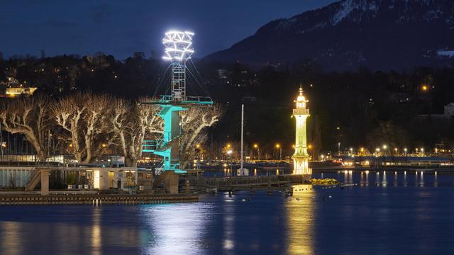 "Light/House", une oeuvre d’Alexandre Burdin-François et Boris Edelsteindu conçue et réalisé dans le cadre du festival Geneva Lux 2021 à la jetée et au plongeoir des Bains des Pâquis. [DR - Rémy Gindroz/Geneva Lux 2021]