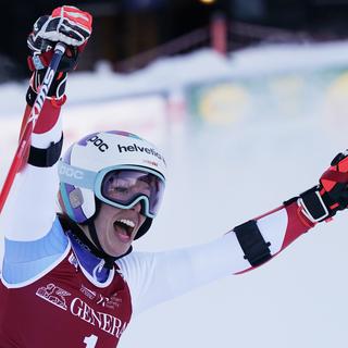 Samedi 16 janvier: la skieuse Michelle Gisin jubile: après sa troisième place au géant de Kranjska Gora, elle devient la deuxième Suissesse à remporter un podium dans les cinq disciplines du ski alpin. [Keystone/AP Photo - Giovanni Auletta]
