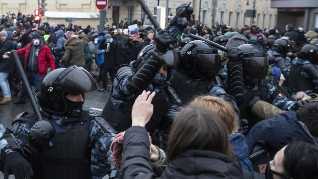 Heurts à Moscou en marge des manifestations pro-Navalny. [Keystone - AP Photo/Pavel Golovkin]