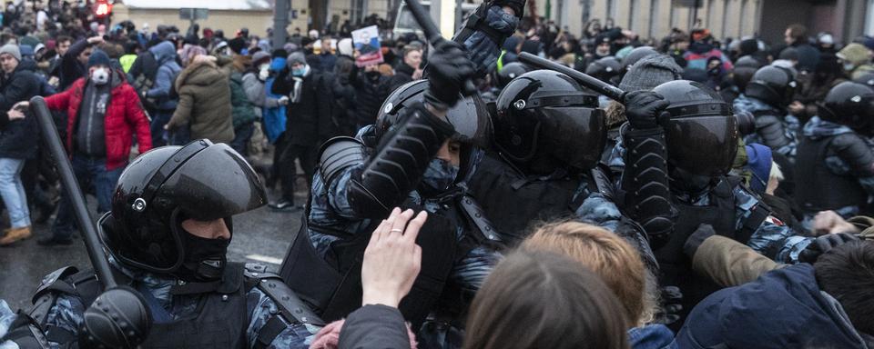 Heurts à Moscou en marge des manifestations pro-Navalny. [Keystone - AP Photo/Pavel Golovkin]