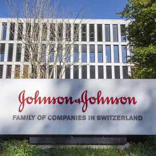 Johnson & Johnson envisage de délocaliser 320 emplois neuchâtelois. [KEYSTONE - Urs Flueeler]