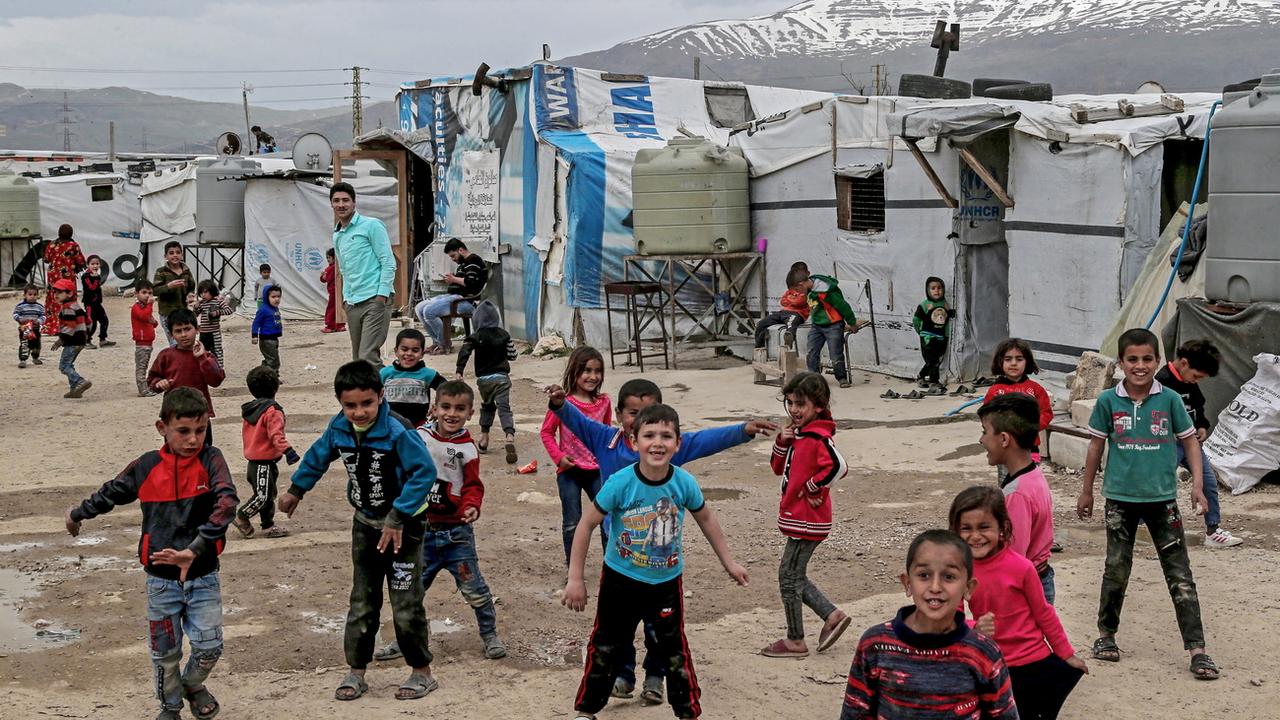 Ces petits réfugiés syriens font partie des nombreux enfants dont l'éducation est mise à mal par la situation économique et politique au Liban. [Nabil Mounzer]